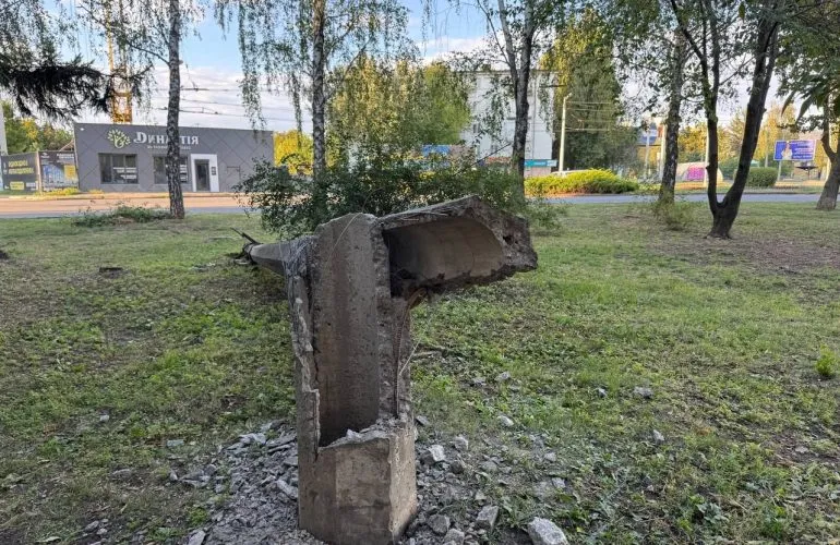 В Полтаве упала опора троллейбусной контактной сети на перекрестке Европейской и Оксанченка