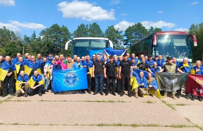 В Украину вернулись 84 гражданина из плена рф, среди них удерживаемые с 2014 года