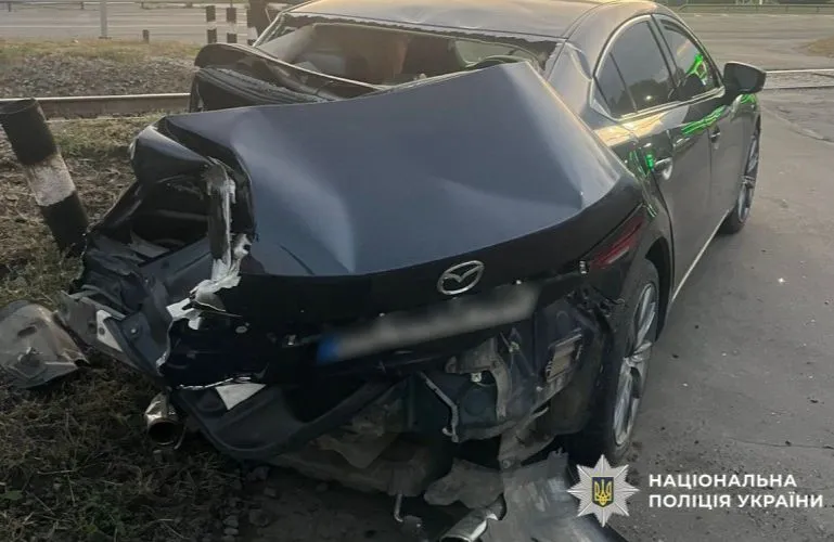 У Кременчуцькому районі електровоз зіткнувся з авто: постраждало немовля