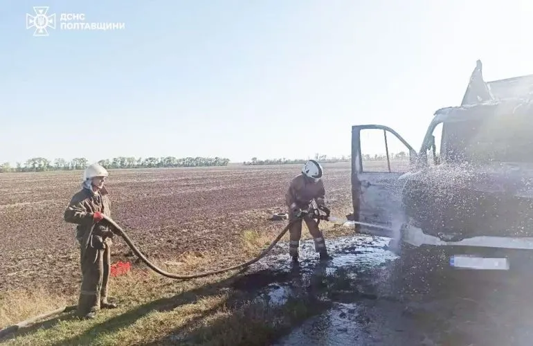 У селі Степове Глобинської громади згоріла вантажівка