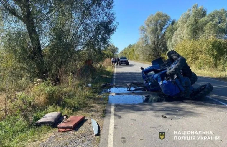 ДТП у Пирятинському районі: травмовано водія трактора після зіткнення з вантажівкою