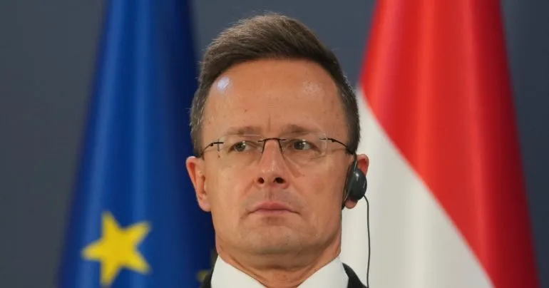 Сійярто обвинил Зеленского в предвзятости по отношению к Венгрии из-за заявлений о дронах