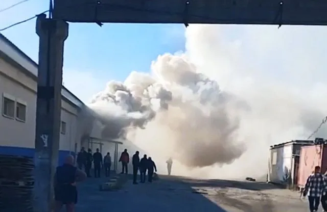 У Полтаві сталася масштабна пожежа на підприємстві: згорів варочний котел, пошкоджено 50 м²