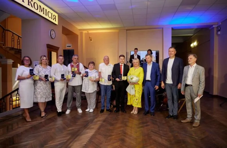 Научные сотрудники ПНПУ имени В. Г. Короленка были награждены медалью «Академик М. Д. Ярмаченко»