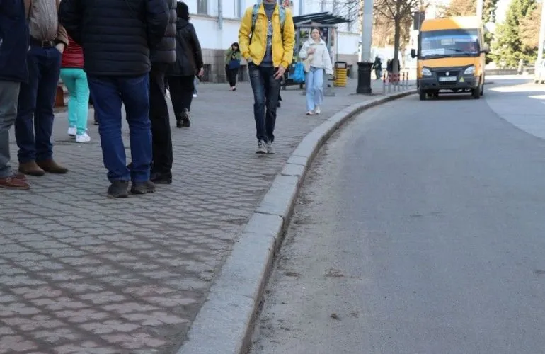 У Полтаві підписали перші договори на 12 млн грн для безбар’єрних тротуарів у центрі