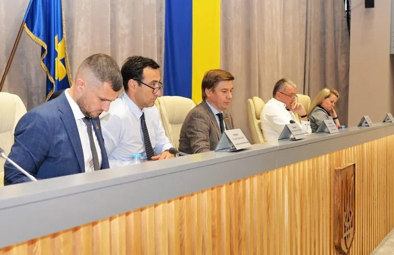 Голови фракцій Полтавської облради обговорили ідею скорочення заступників