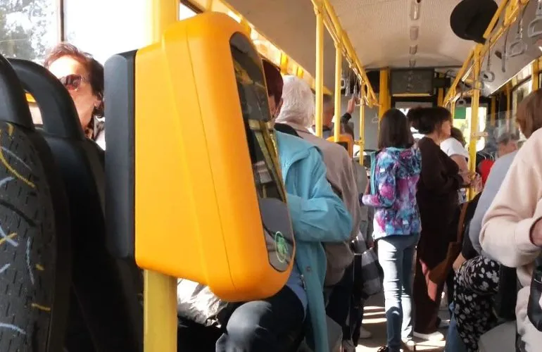 В Полтаве устанавливают валидаторы в общественном транспорте: результаты тестирования и планы внедрения