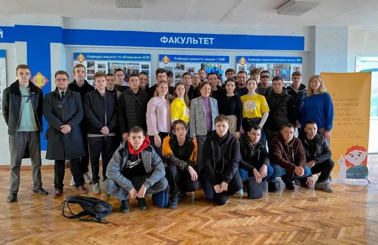 Студенти ПДМУ провели лекцію з ментального здоров’я для молоді Полтавщини