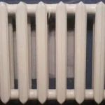 У Полтаві жінка застрягла головою під батареєю: рятувальники провели деблокування