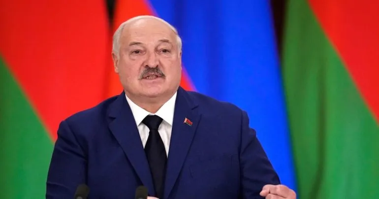 Лукашенко назвав заяви Зеленського щодо пропозиції путіна «повною нісенітницею»