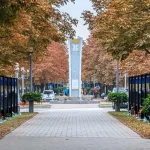 В Полтаве демонтируют незаконный МАФ-часовню у ПД «Листопад»