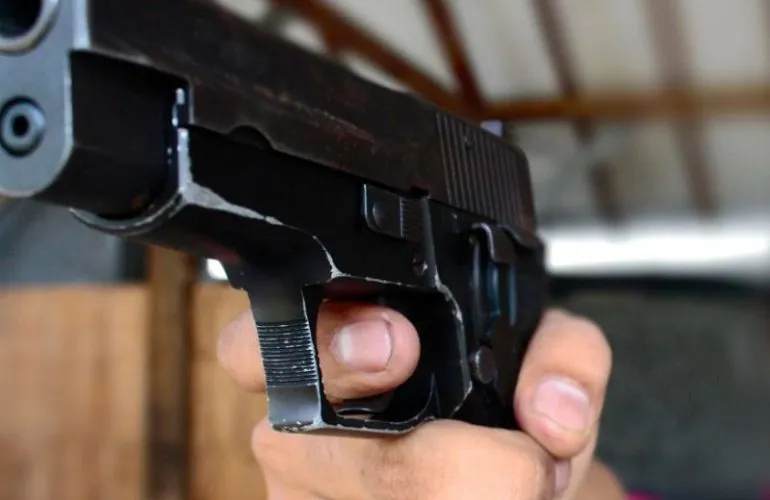 У Чорнухах чоловік відкрив стрілянину по поліцейському: нападника затримано