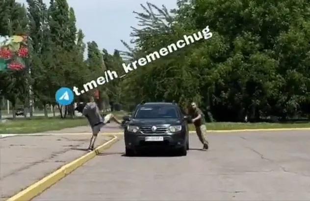 В Кременчуге двое мужчин получили условные сроки за нападение на военнослужащих ТЦК