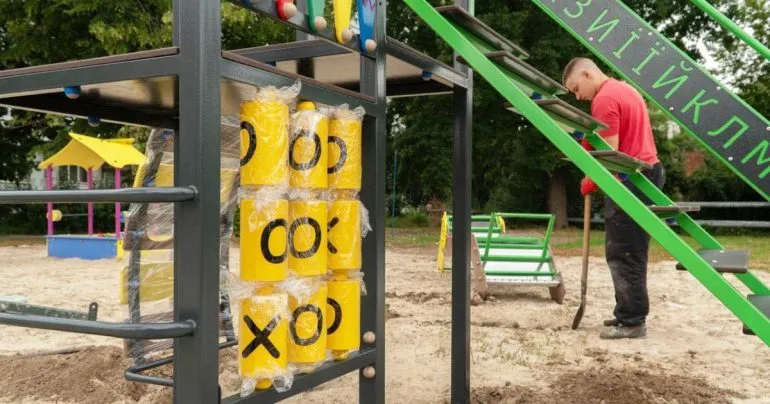У Полтаві відремонтують 57 дитячих майданчиків за понад 9,6 млн грн: адреси