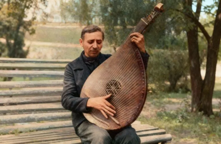 К 130-летию кобзаря Петра Гузя в Лютеньке презентовали видео о Голодоморе