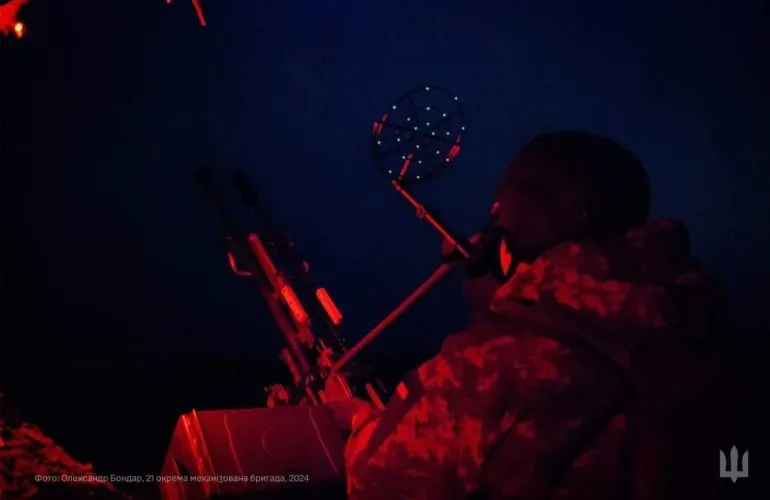 Масована нічна атака: росія застосувала 130 дронів і 7 ракет проти України