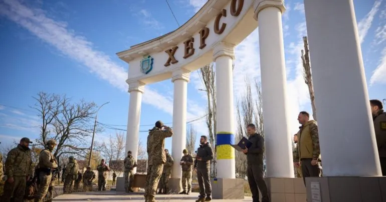 Зеленський приїхав до Херсона – у третю річницю звільнення міста від російської окупації