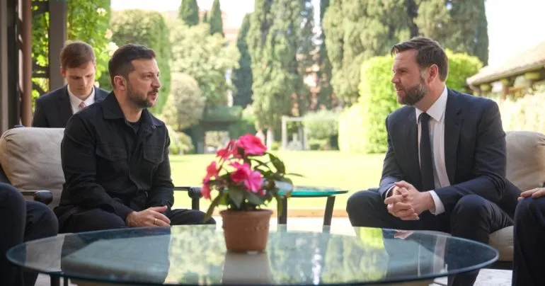 Зеленский и вице-президент США обсудили детали мирных инициатив Вашингтона