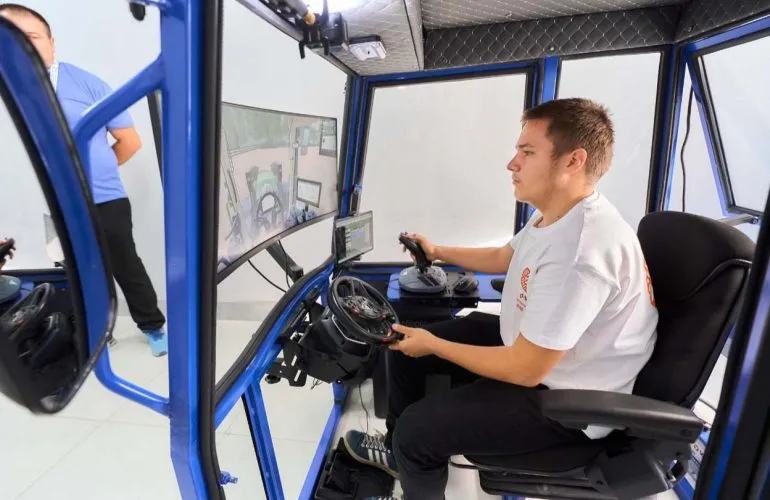 У Решетилівці відкрили профорієнтаційний хаб DECIDE для школярів