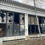 У Полтаві шість років не демонтують незаконну прибудову біля Будинку Дворянського зібрання