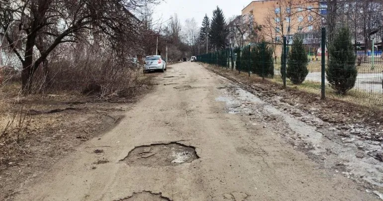 Полтавське управління ЖКГ пояснило високу вартість матеріалів для ремонту доріг логістикою
