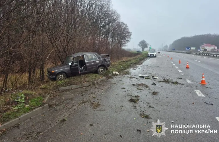 Водія BMW X5, який залишив місце ДТП на трасі Київ – Харків, затримано поліцією