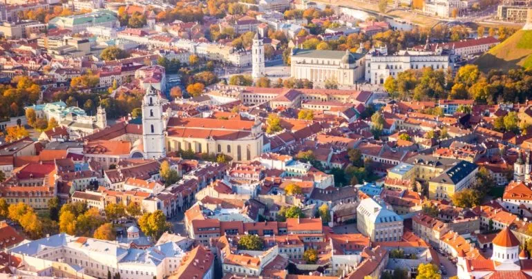 Литва обвиняет Россию в попытке сорвать переговоры заявлениями о нападении на резиденцию Путина