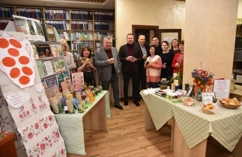 Традиційне бібліочаювання об’єднало студентів ПДМУ у грудні 2025 року