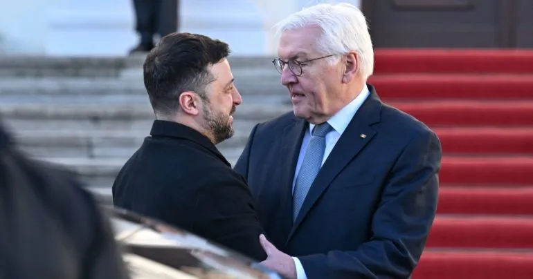 Зеленський: компромісу з США щодо територій немає, гарантії безпеки обговорюються