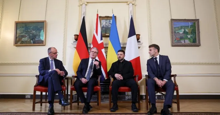 Макрон заявив про переваги Заходу на переговорах щодо війни в Україні