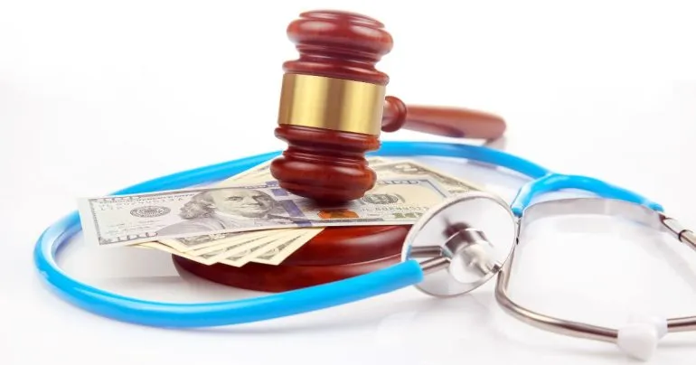 Бывшего правоохранителя подозревают в схеме фиктивных групп инвалидности: суд определил залог