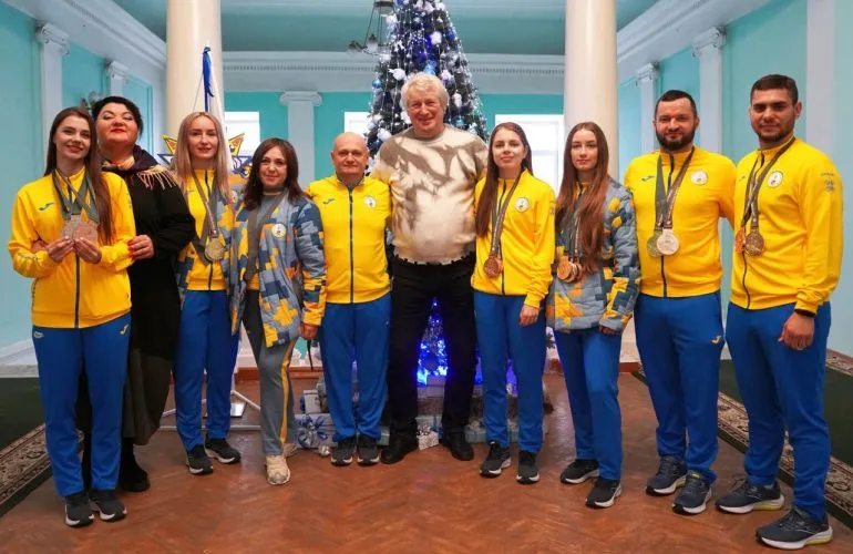 Полтавских дефлимпийцев наградили денежными премиями за победы в Токио