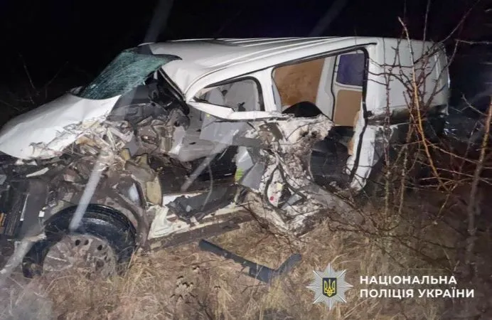 ДТП біля Шишацької громади: мікроавтобус зіткнувся з трактором, є постраждалий