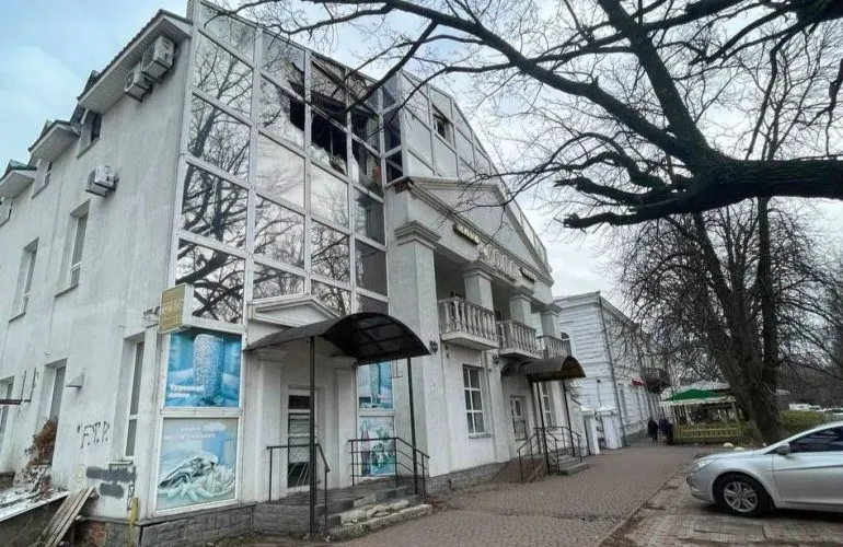 Представитель гостиницы «Голд» в Полтаве заявляет о судебном содействии рейдерам из-за отказа арестовать имущество