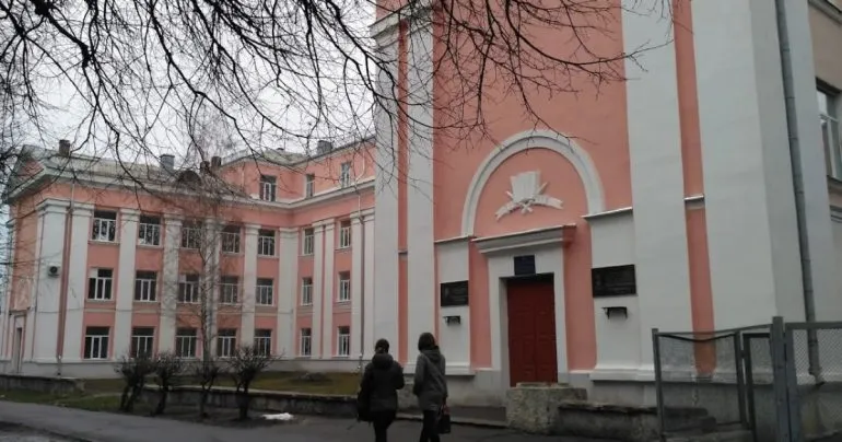 Батьки ліцею №6 зареєстрували петицію проти перетворення закладу на гімназію