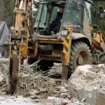 В Полтаве неизвестные повредили и украли ограждение во время демонтажа фонтана в Солнечном парке