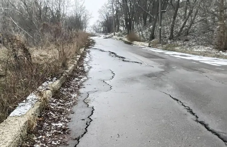 Жителі Монастирської гори вимагають 40 млн грн на ремонт серпантину: можливий мітинг