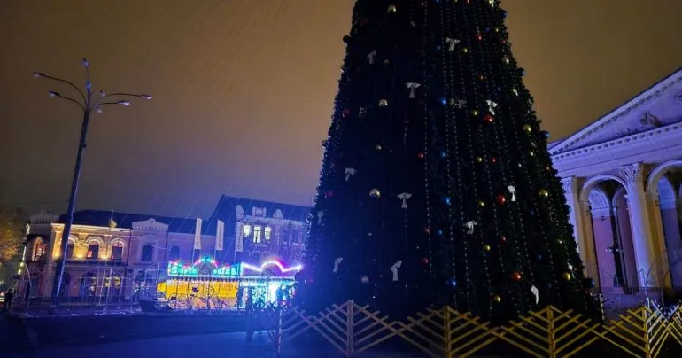 Головна ялинка Полтави на Різдво та Новий рік працюватиме від генератора