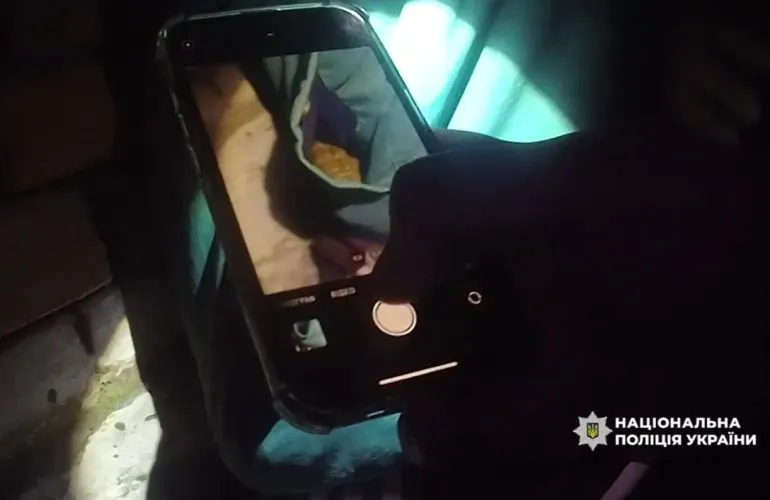 У Шишаках поліція затримала чоловіка з бойовою гранатою Ф-1 у кишені