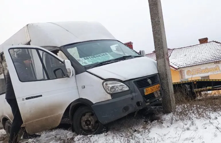 ДТП с маршруткой на Охтырском шоссе: пострадали пассажиры из-за подрезания автомобиля