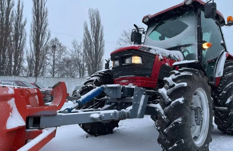 Коммунальные службы Полтавы усилили работу из-за обильных снегопадов