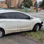 У Полтаві водійка Hyundai врізалася в огородження біля 1-ї лікарні