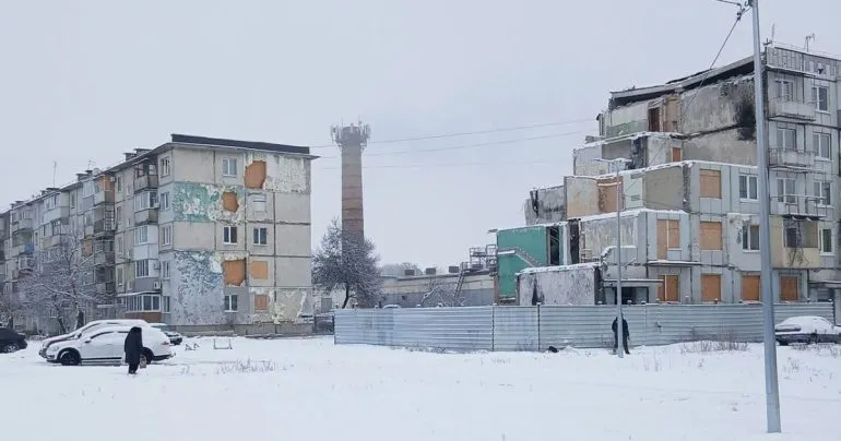 Мешканці будинку на Баленка, 7 у Полтаві майже рік живуть без ремонту після ракетного удару