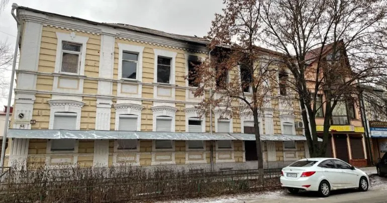 В Полтаве определят дальнейшую судьбу разрушенного здания ГМС после обстрела