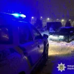 В Кременчуге водитель Skoda на парковке ТРЦ травмировал женщину и двоих детей во время дрифта