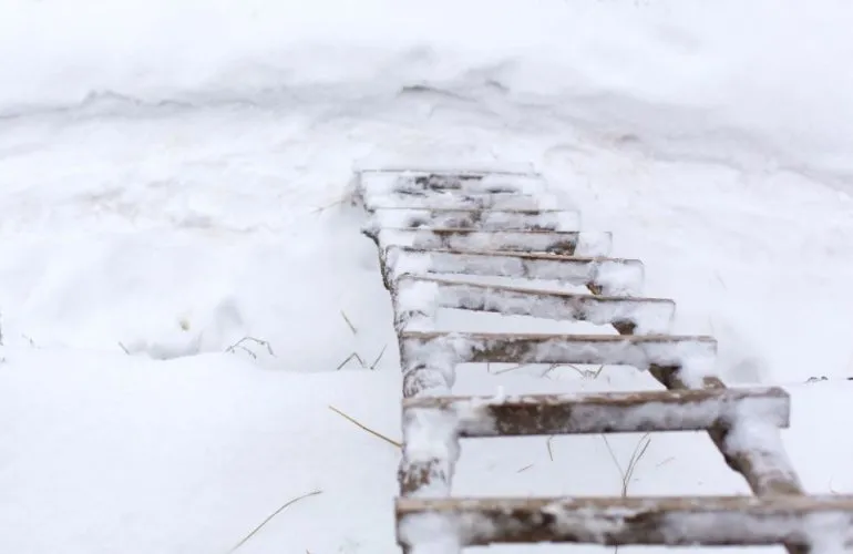 У Миргородській громаді під час перевірки електромереж загинув працівник