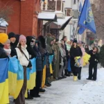 У Полтаві сформували живий ланцюг злуки напередодні Дня Соборності