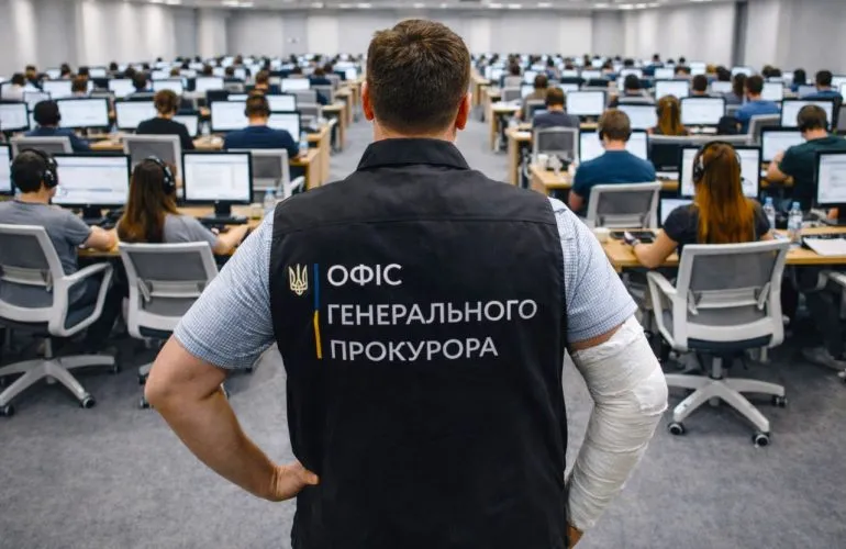 Суд обязал вернуть владельцу 200 компьютеров после обысков кол-центров в Полтаве