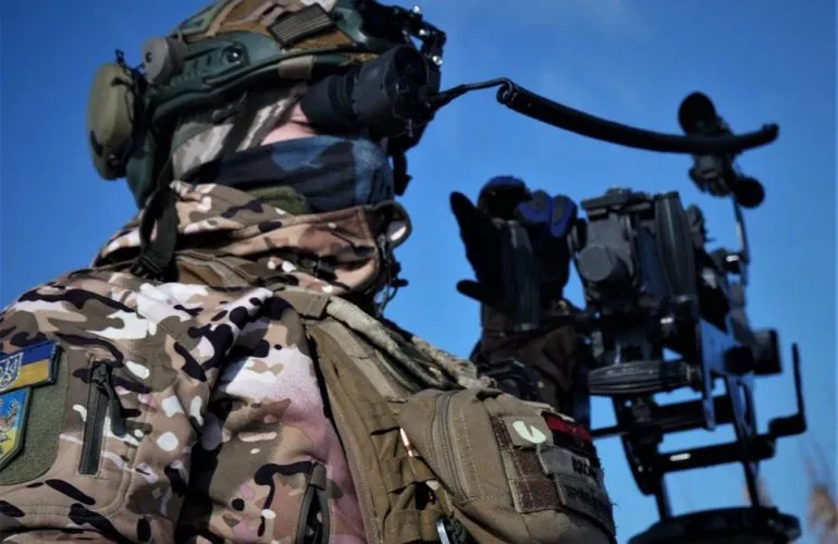 Сили ППО збили 15 ракет та 357 ворожих дронів під час масштабної нічної атаки