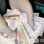 В Кременчуге на железнодорожном вокзале мужчина ограбил и избил продавщицу кафе